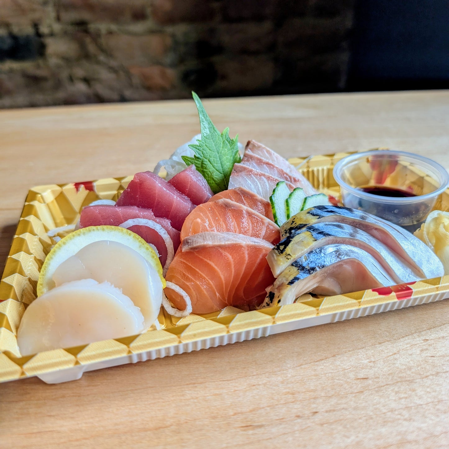 Sashimi Tray 5 Kinds (14 pcs.)